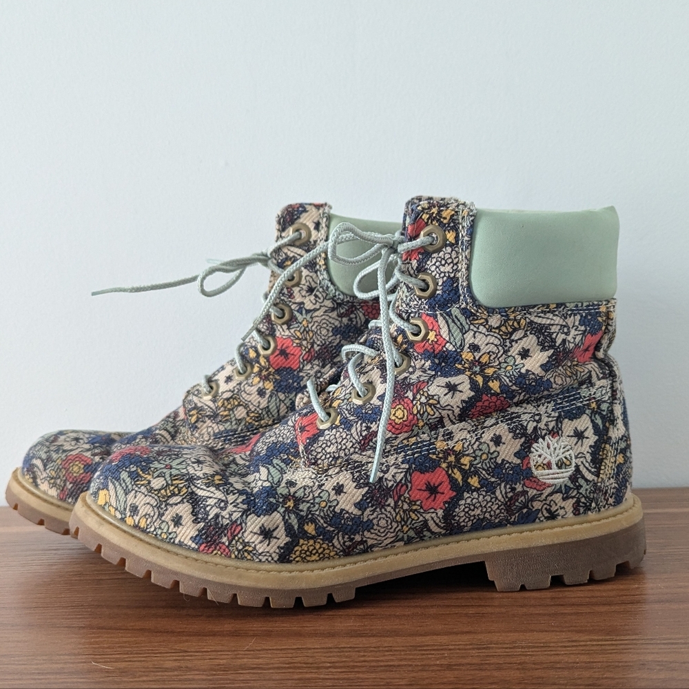 Timberland Limited Edition Women's Floral Boots Workboots Size 8.5 - Picture 2 of 12